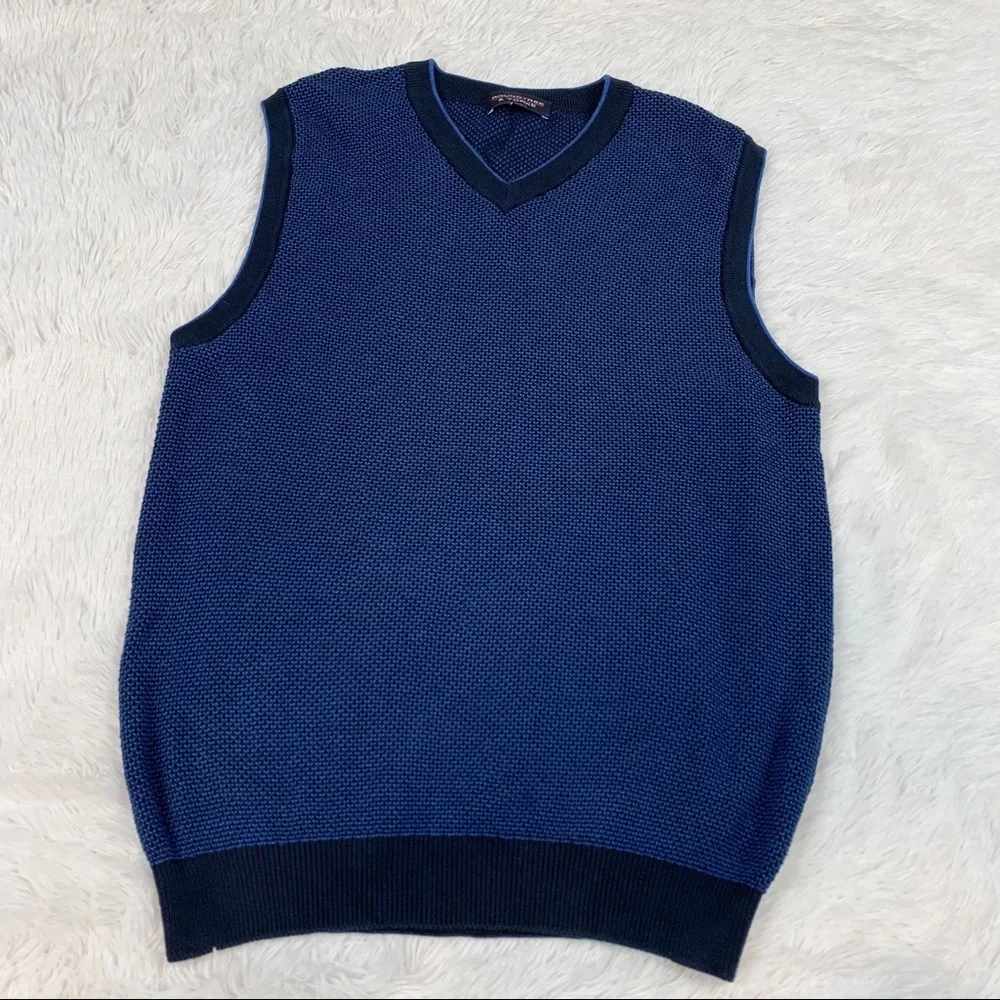 Roundtree‎ & Yorke men's V neck sweater vest
